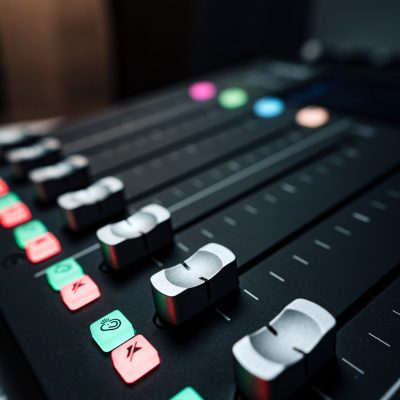 pexels-dlxmediahu-11904593-min